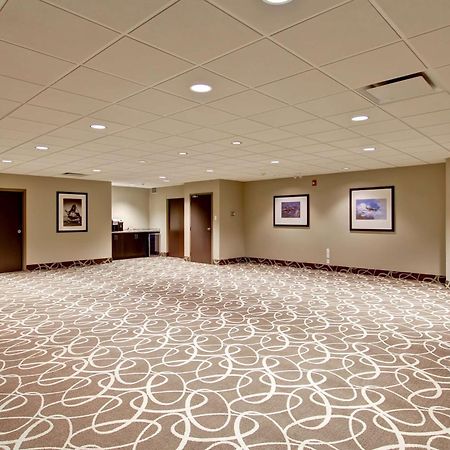 Best Western London Airport Inn & Suites Esterno foto
