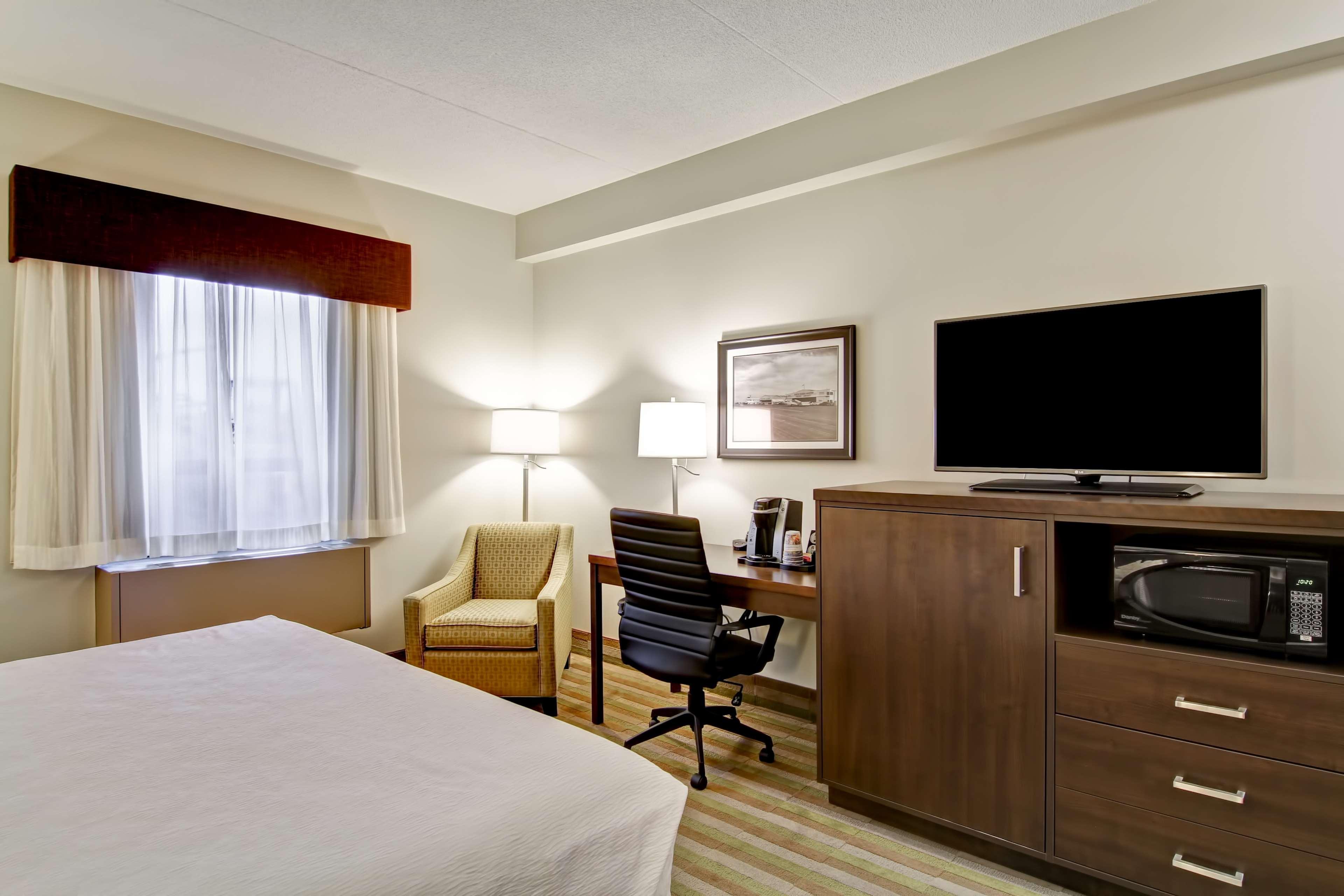 Best Western London Airport Inn & Suites Esterno foto