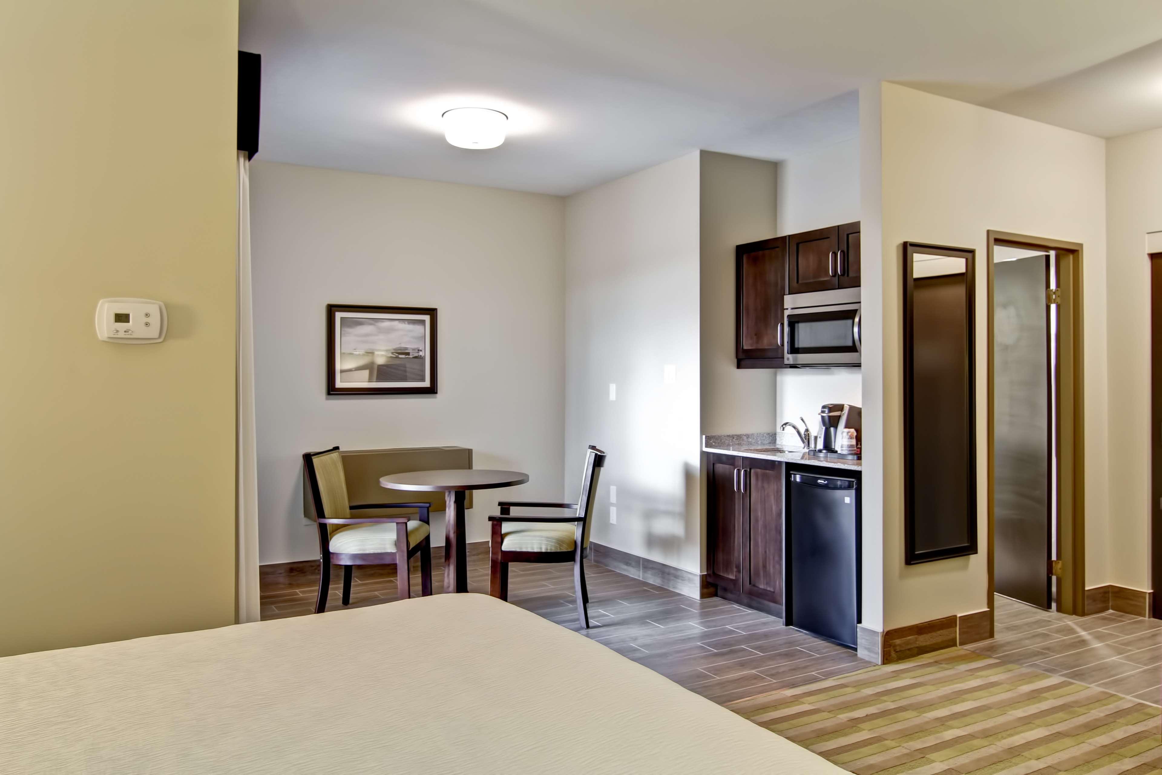 Best Western London Airport Inn & Suites Esterno foto