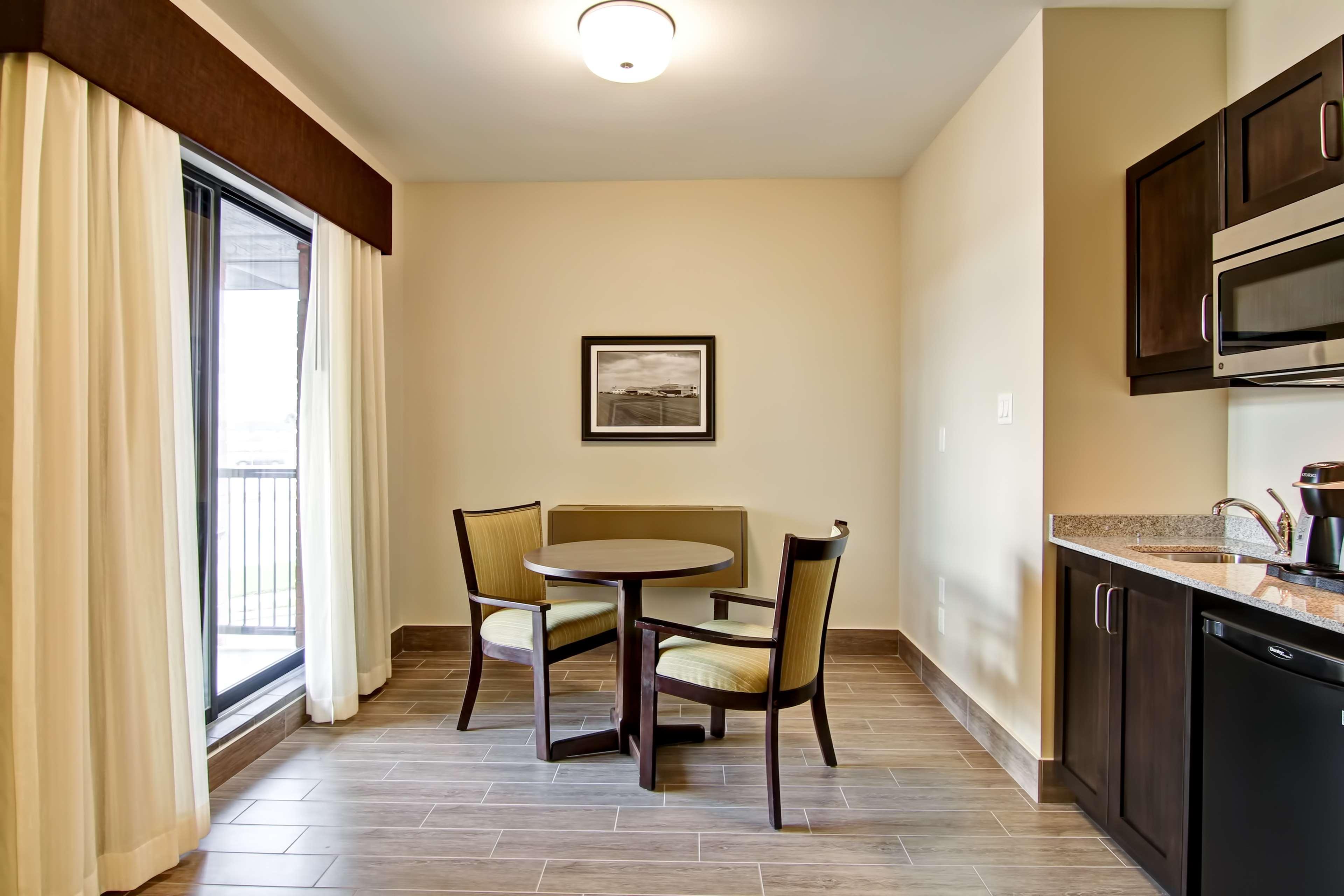 Best Western London Airport Inn & Suites Esterno foto