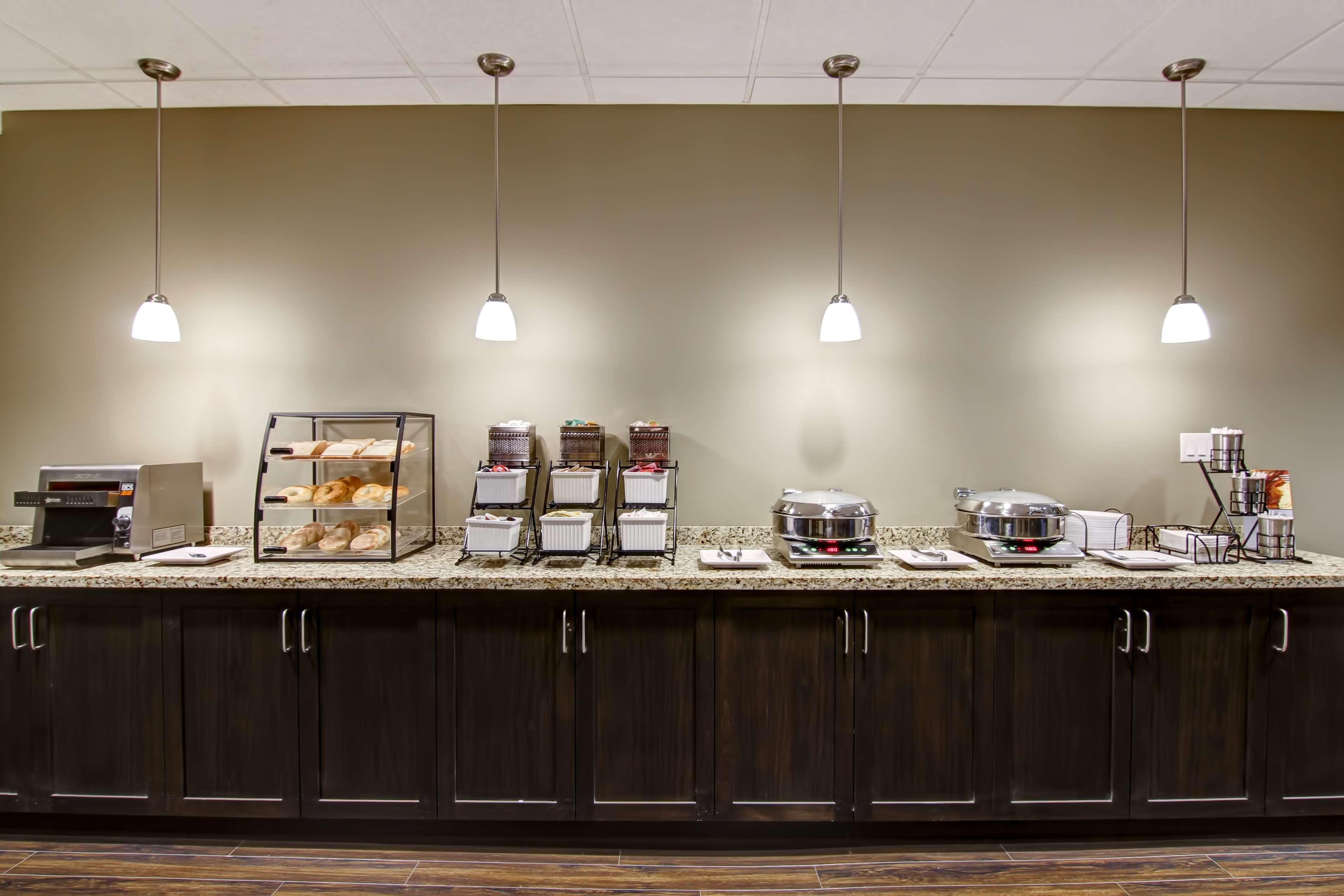 Best Western London Airport Inn & Suites Esterno foto