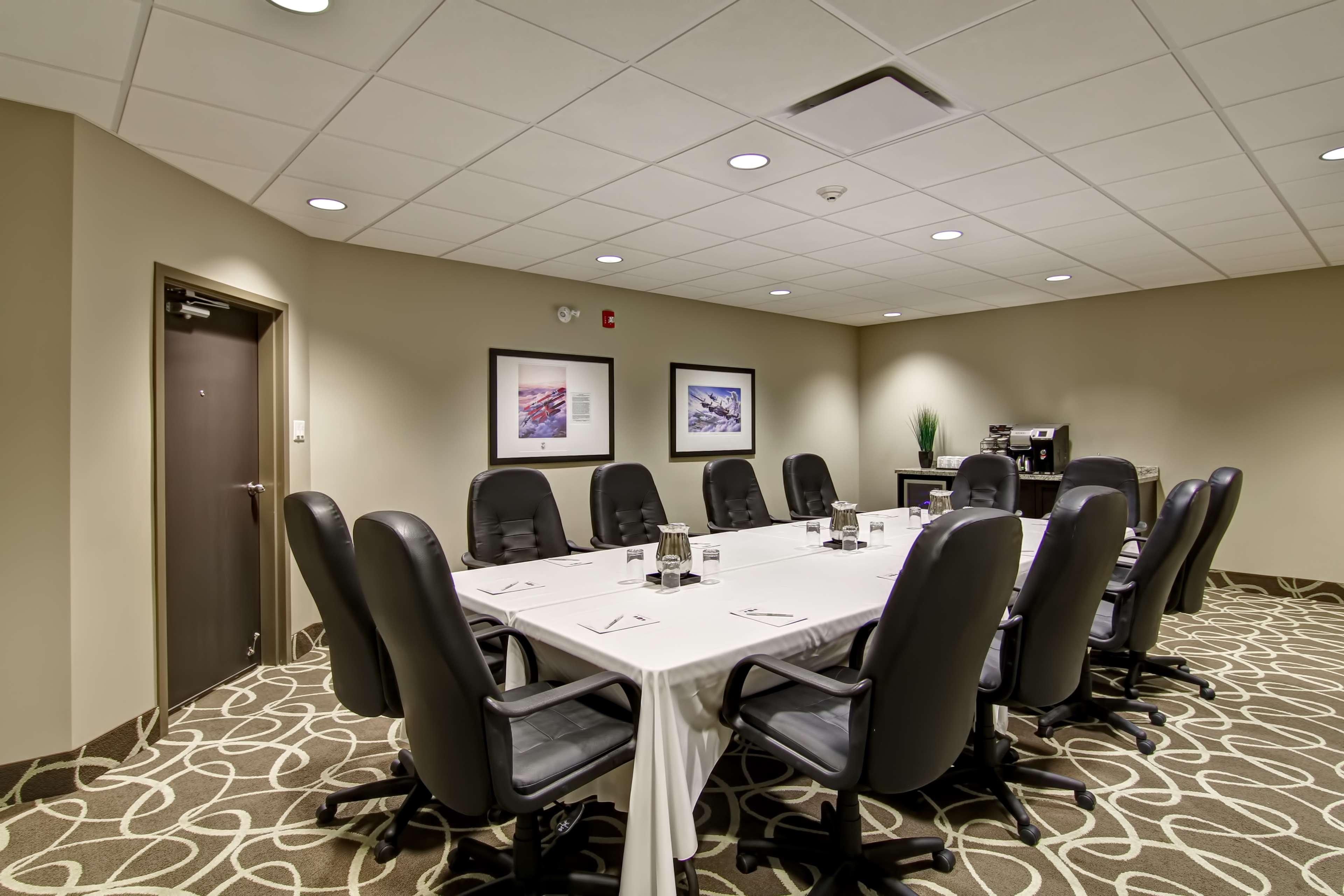Best Western London Airport Inn & Suites Esterno foto