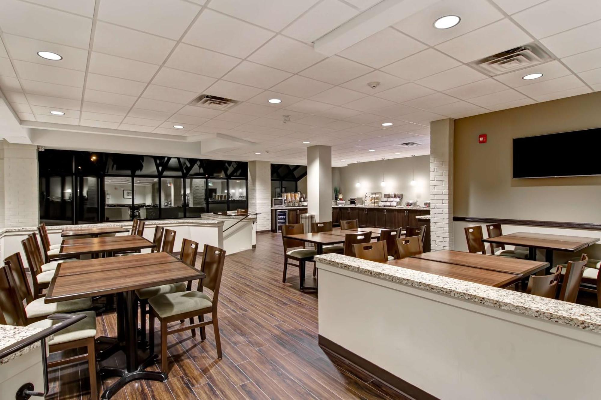 Best Western London Airport Inn & Suites Esterno foto