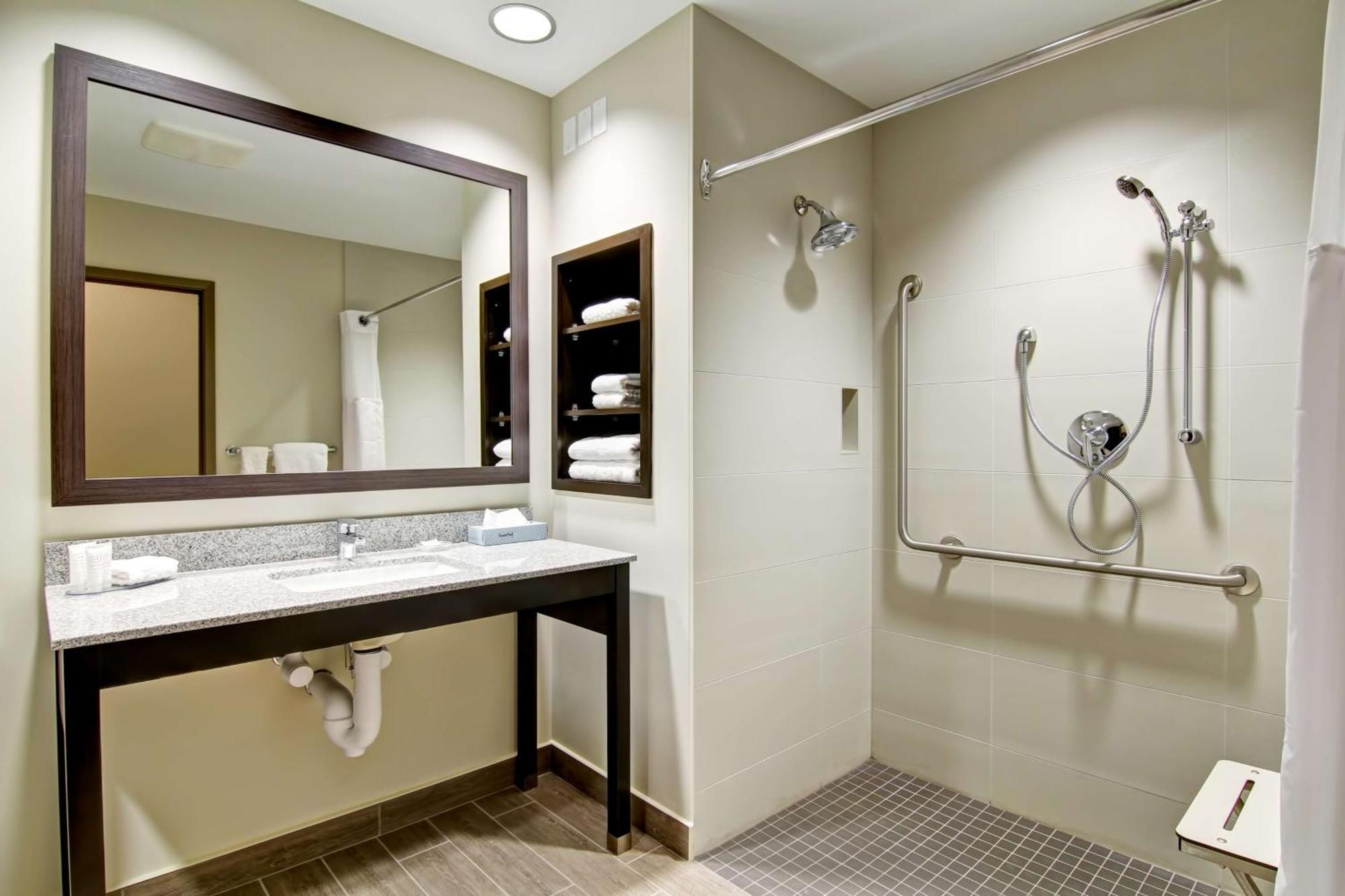 Best Western London Airport Inn & Suites Esterno foto