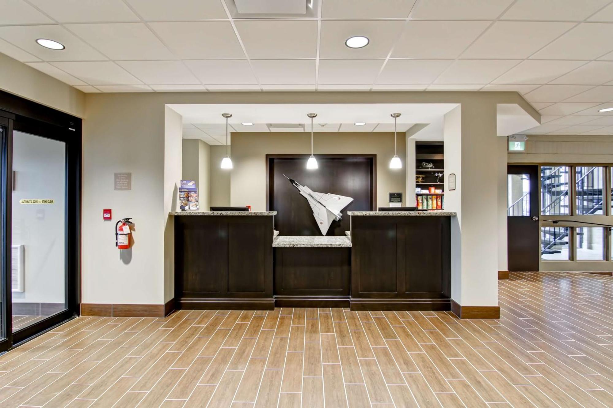 Best Western London Airport Inn & Suites Esterno foto