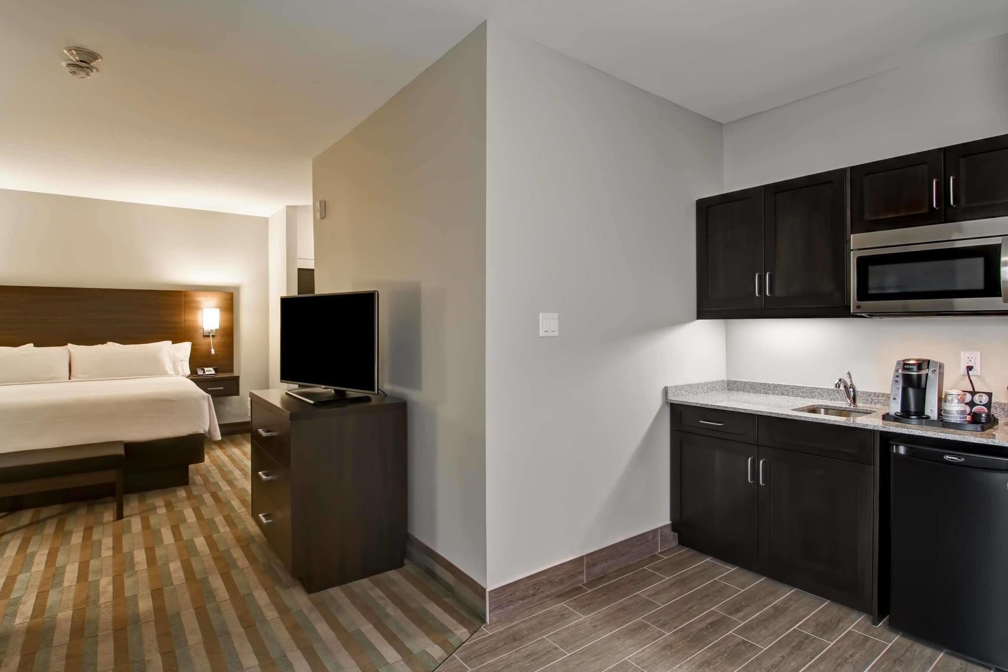 Best Western London Airport Inn & Suites Esterno foto