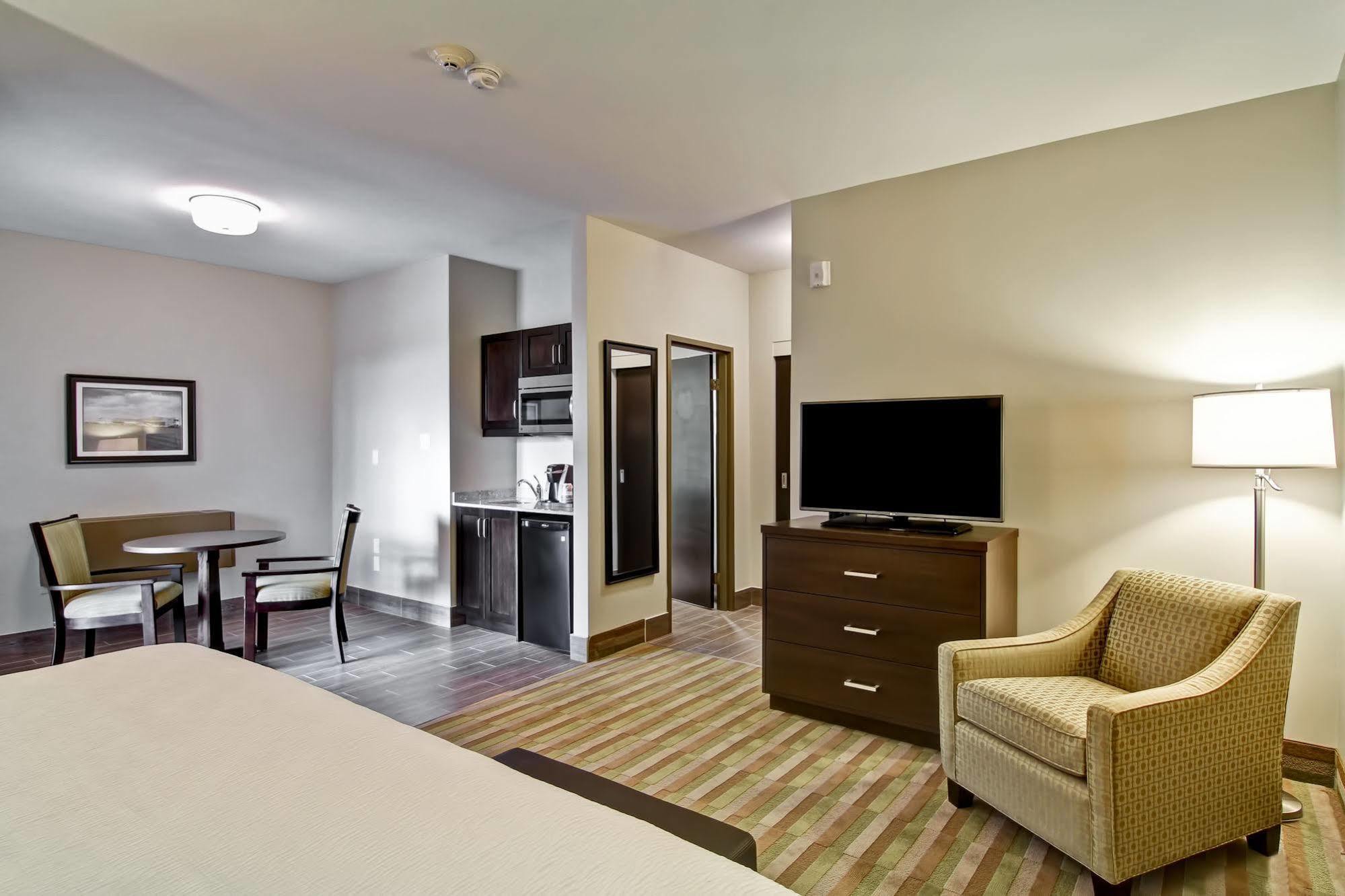 Best Western London Airport Inn & Suites Esterno foto